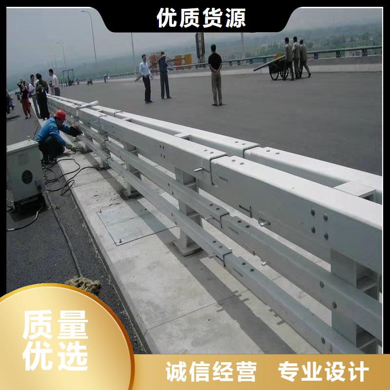不銹鋼復(fù)合管防撞護(hù)欄-好產(chǎn)品放心可靠