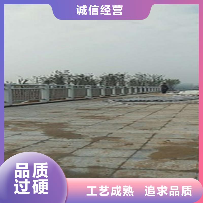 不銹鋼復合管護欄Q235鋼板立柱供您所需