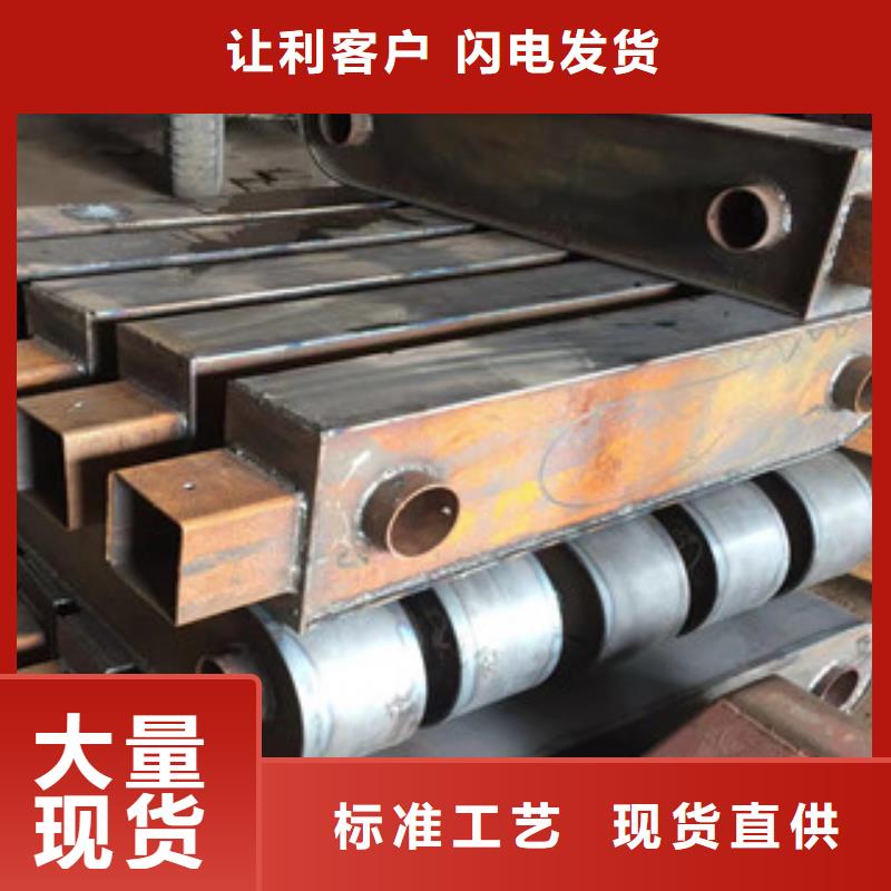 立柱不銹鋼復(fù)合管橋梁護(hù)欄好貨直銷