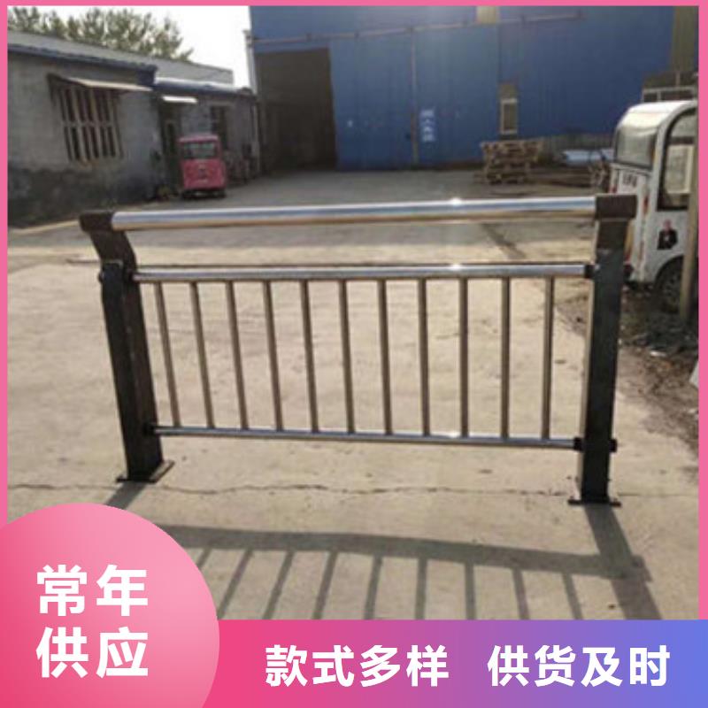 不銹鋼復合管鍍鋅噴塑防撞欄應用范圍廣泛