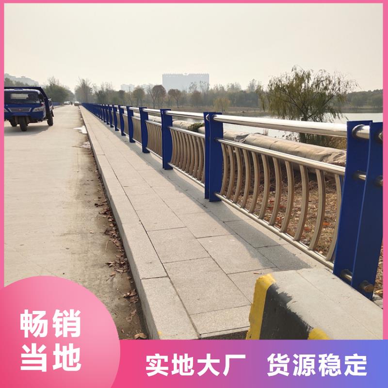 方管噴塑包廂防撞立柱現場安裝