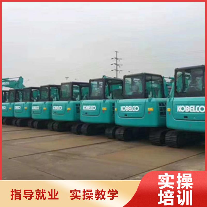 路南能培訓鏟車叉車的技?；⒄窆こ虣C械技術學校