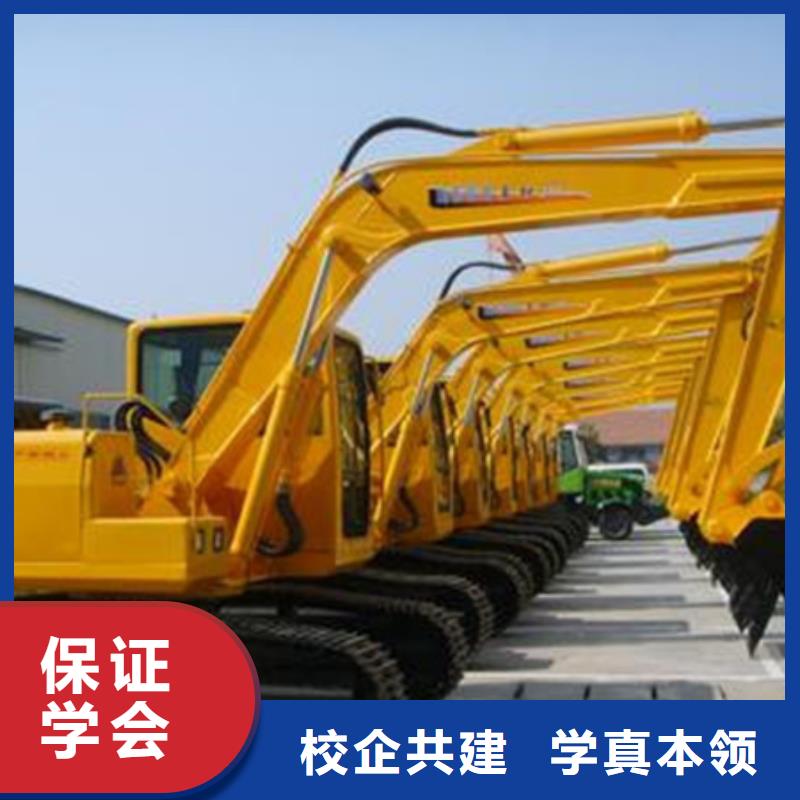 蠡縣學叉車本哪家學校好初中畢業能學叉車鏟車嗎