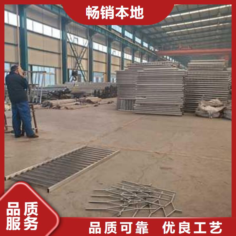 防撞不銹鋼復(fù)合管護(hù)欄廠家，質(zhì)優(yōu)