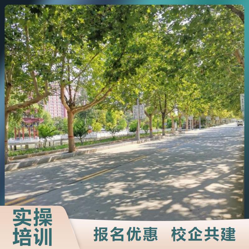 挖掘機培訓學校哪里有挖掘機鏟車叉車駕駛學校理論+實操