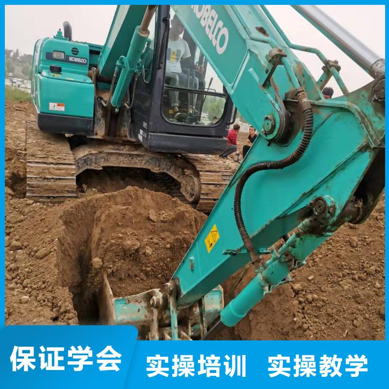 挖掘機技校,數控車床培訓校企共建