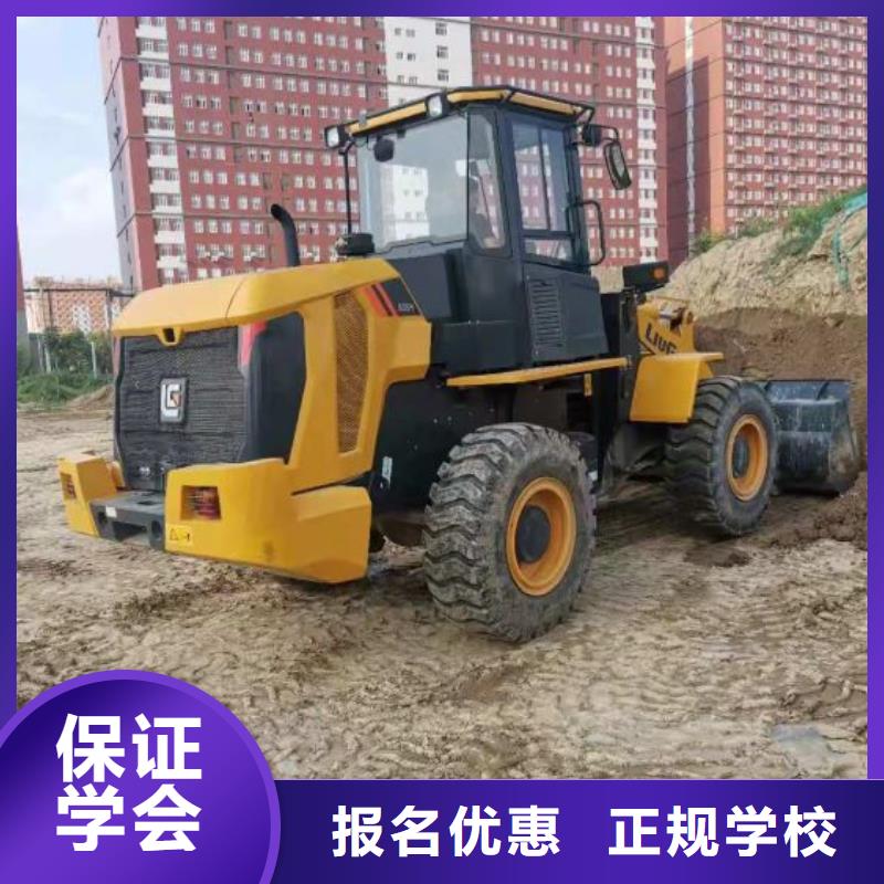 挖掘機技校-汽修班實操教學