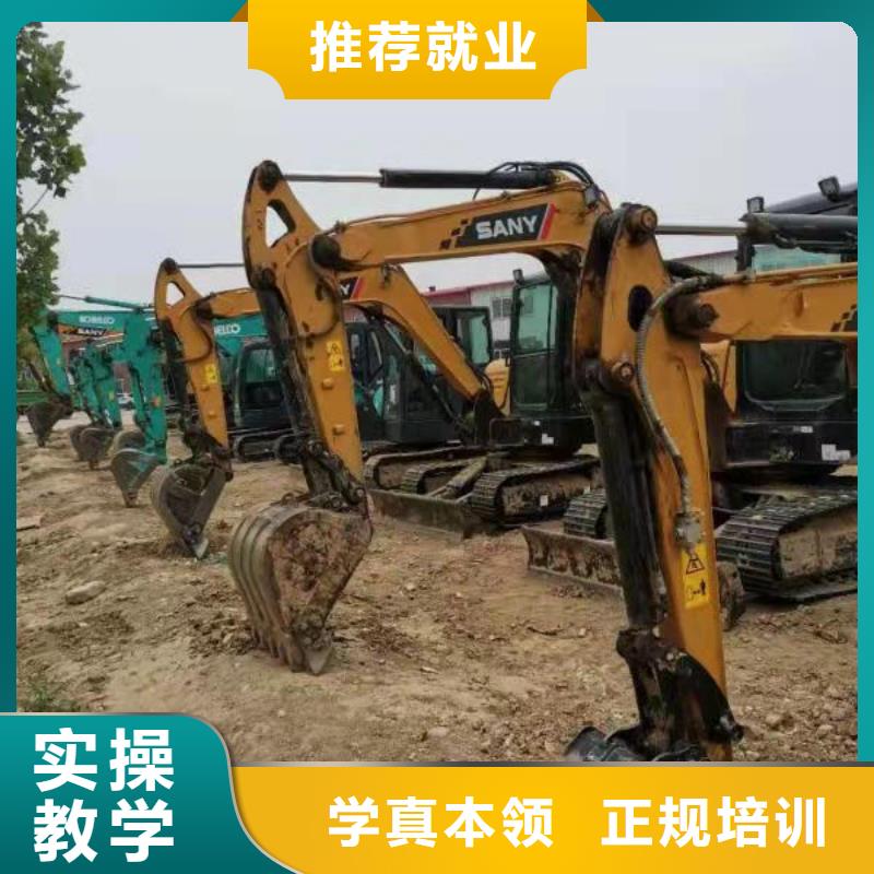 挖掘機技校數(shù)控車床培訓(xùn)實操培訓(xùn)