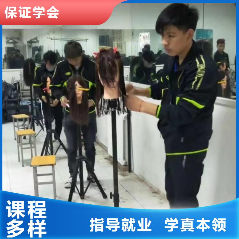 美發培訓學校虎振挖掘機學校實操培訓