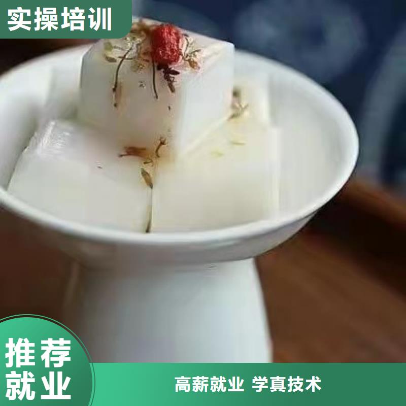 【西點學校虎振挖掘機學校實操教學】