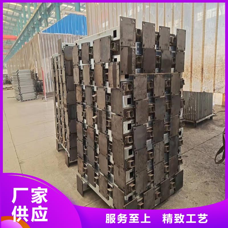 橋梁防撞護(hù)欄多種款式可隨心選擇