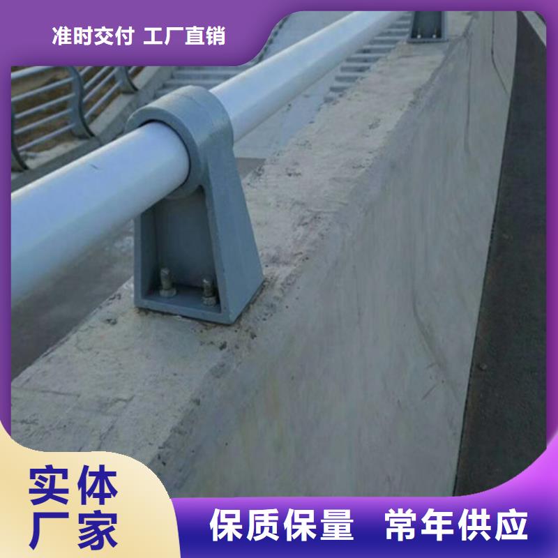 道路防撞護(hù)欄圖片