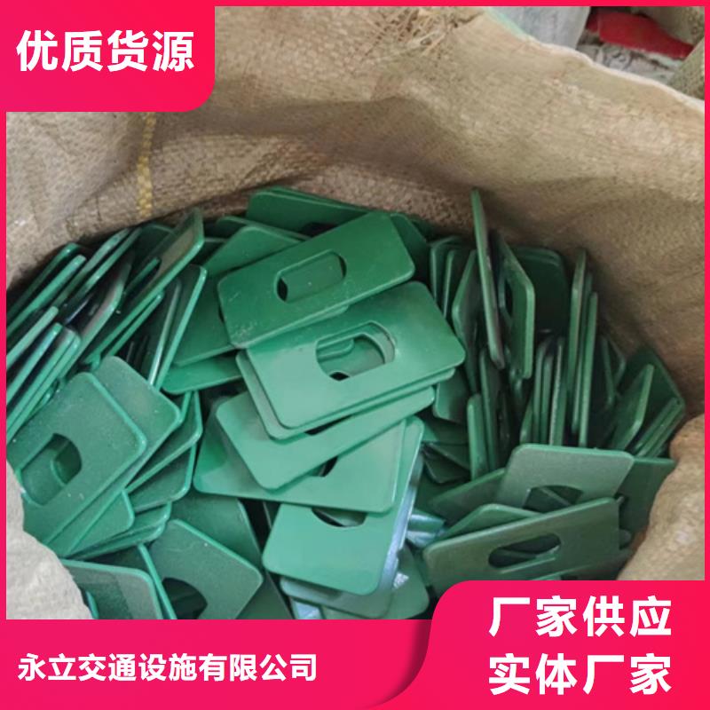 高速公路三波波形護(hù)欄每100米護(hù)欄報價