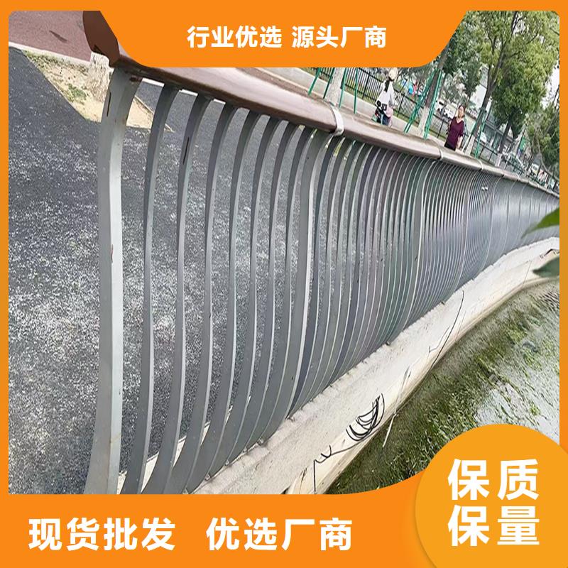 道路燈光護(hù)欄專心專注專業(yè)