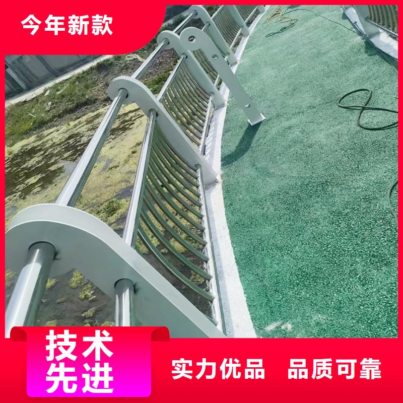 道路燈光護(hù)欄專心專注專業(yè)